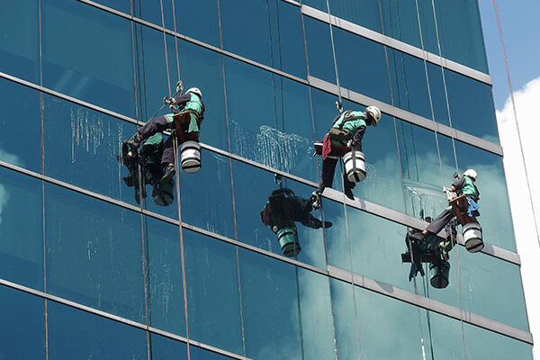 Facade Cleaning in Dubai: A Comprehensive Guide