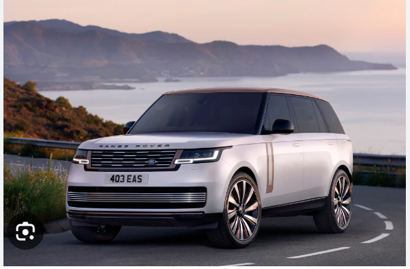 Cruise Through Dubai in Style with a Range Rover