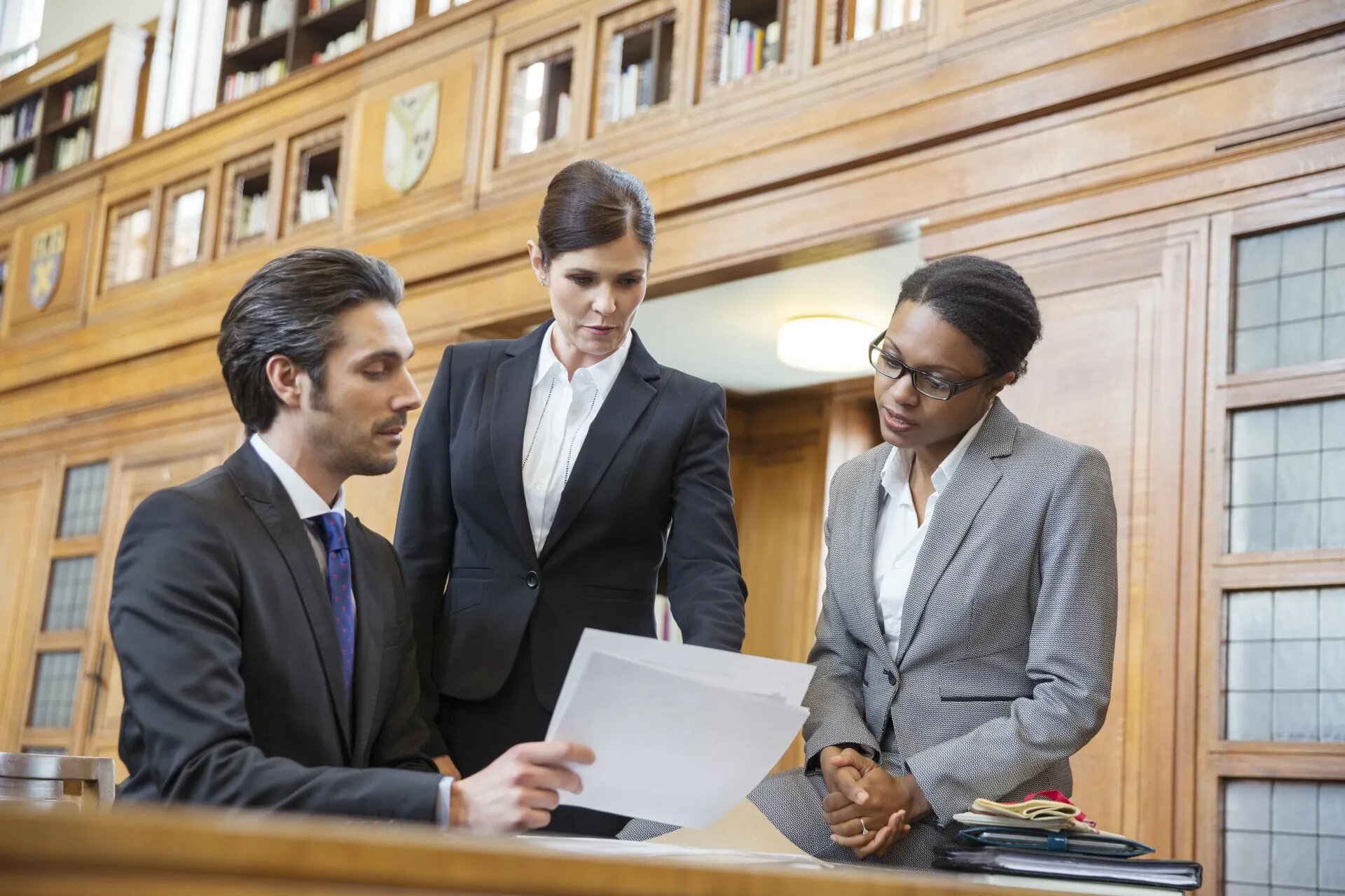 How to Hire a Commercial Solicitor for Business Expansion