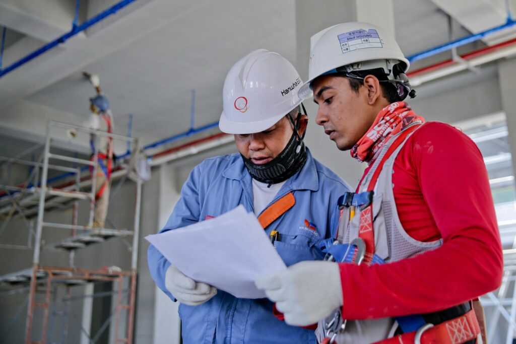 10 Questions to Ask Before Hiring a Construction Company