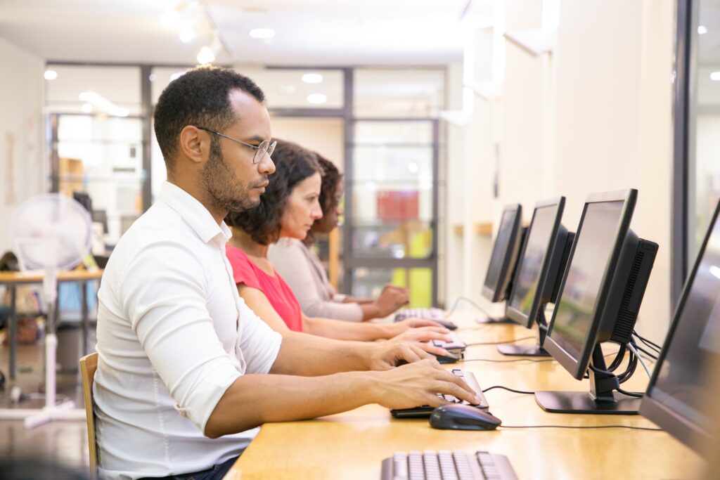 Why a Basic Computer Course is a Must in Today’s World