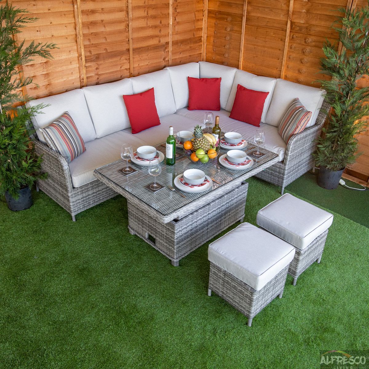 Why rattan furniture is best option for garden space in UK?