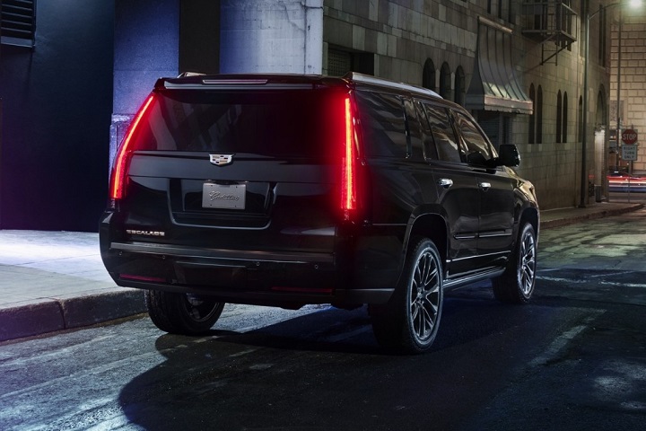 Luxury Chauffeur Service – Famous Drive