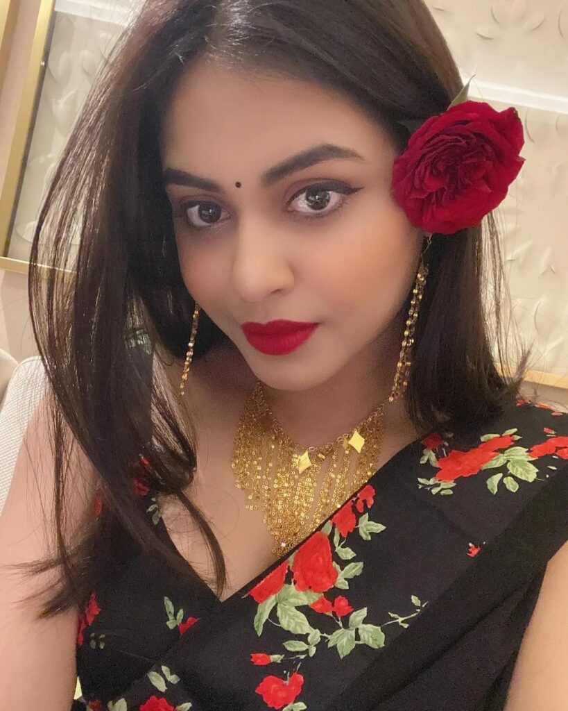 Confident and Talented Colaba Call Girls