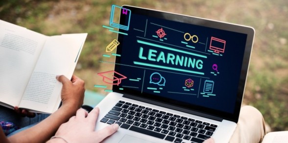 Easy Professional Courses After 12th Commerce to Earn a High