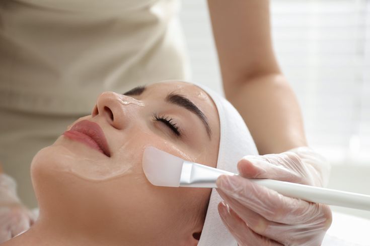 Chemical Peels in Riyadh: The Secret to Youthful Ski