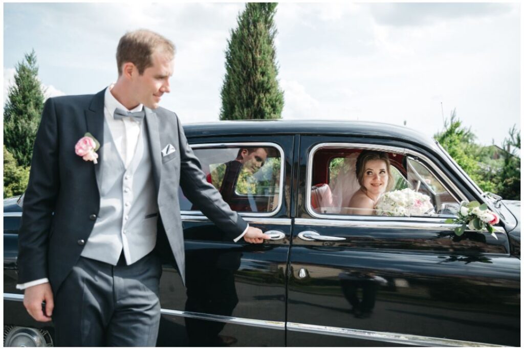 Tips for Choosing the Right Car Service for Your Wedding in