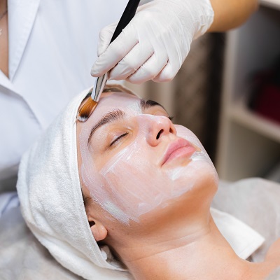 Skin Peels to Reduce Dark Spots