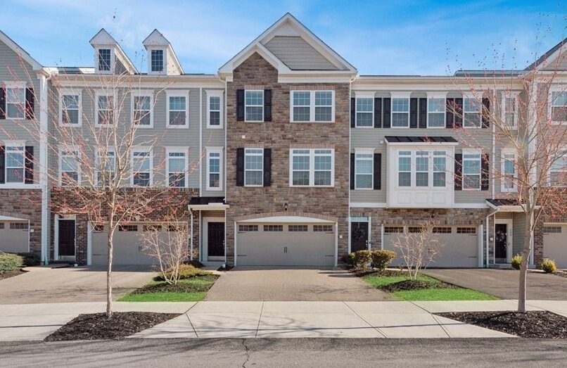 Looking for a realtor to sell in Oakmont? Here’s Everything
