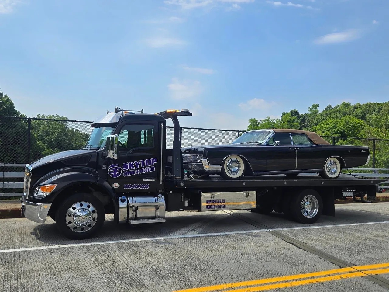 Trust Skytop Towing & Recovery LLC for Reliable 24/7 Towing