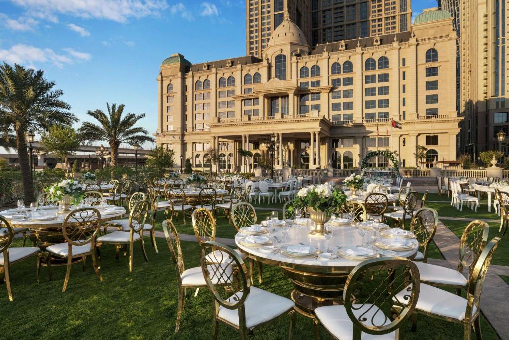 Essential Tips for Planning a Destination Wedding