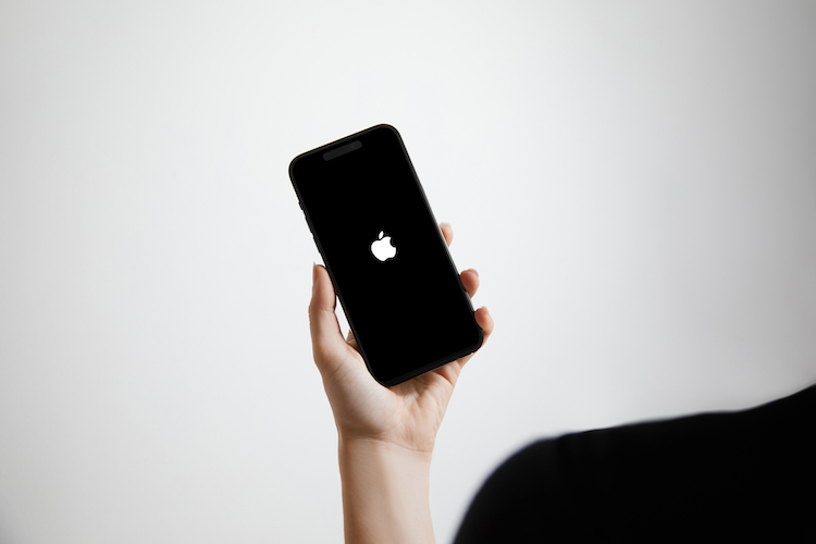 Apple Logo Screen Freeze? Here’s Your iPhone Rescue Guide