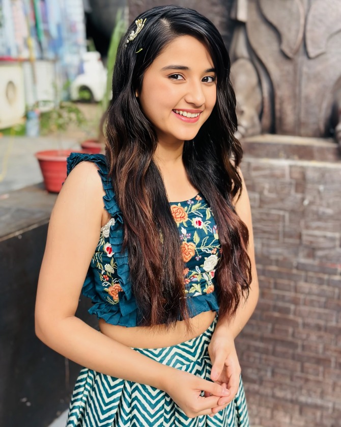 Aurra Bhatnagar Badoni: Age, Biography, Family, Career, Awar