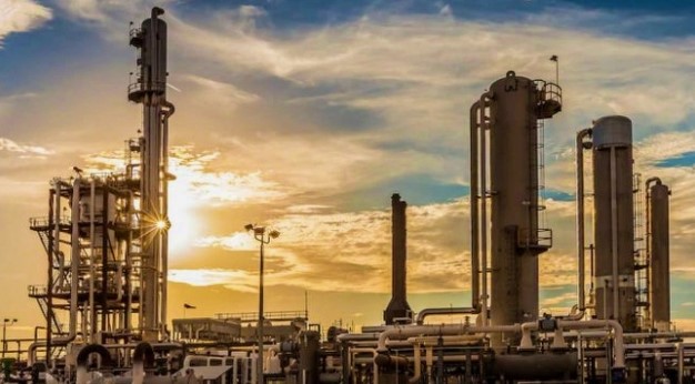Synthetic vs. Mineral Industrial Oil: Which One Should You C
