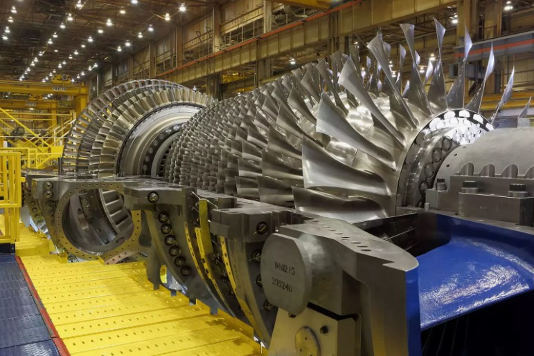Marine Applications: How Industrial Oils Protect Ship Engine