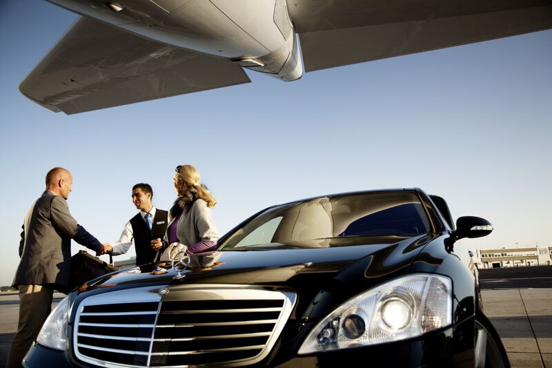 Limousine is the Best Way to Get to the Airport in Canada