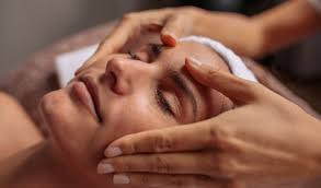 Difference Between a Regular Facial and an Oncology Facial