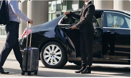 How to Get from IAH to Downtown Houston: A Guide to Car Serv