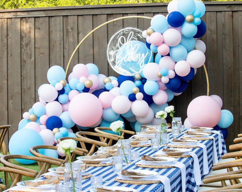 How Do Balloon Decorators Set Their Prices?