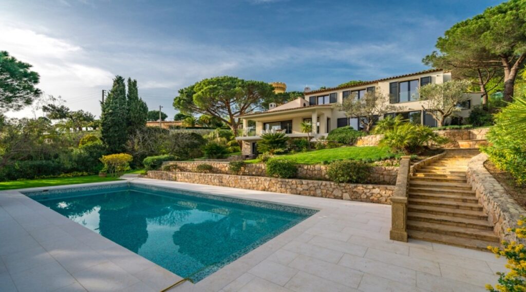 Why Should You Host Your Wedding at a Venue in Cannes?