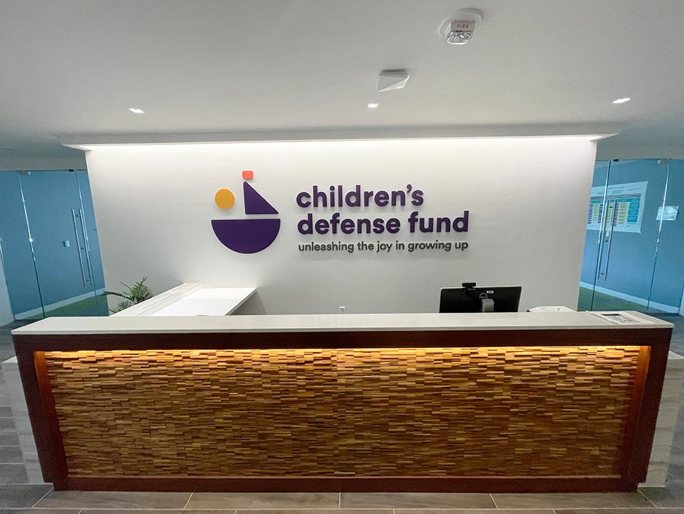 What Should I Expect from a Sign Company in Alexandria VA?