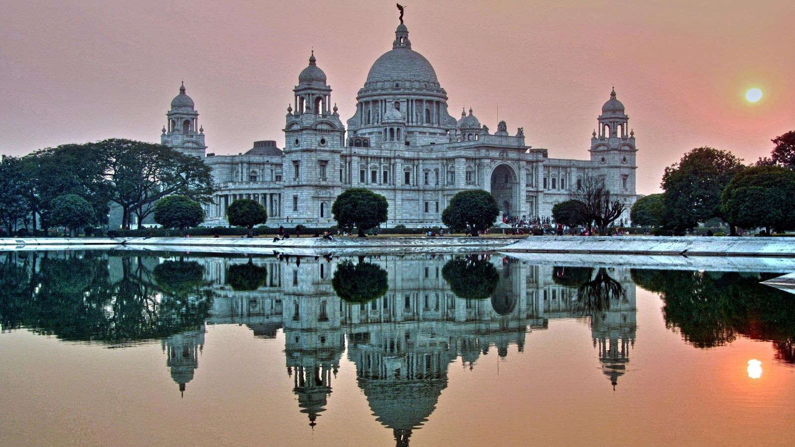 Discover the Grandeur of the Iconic Victoria Memorial