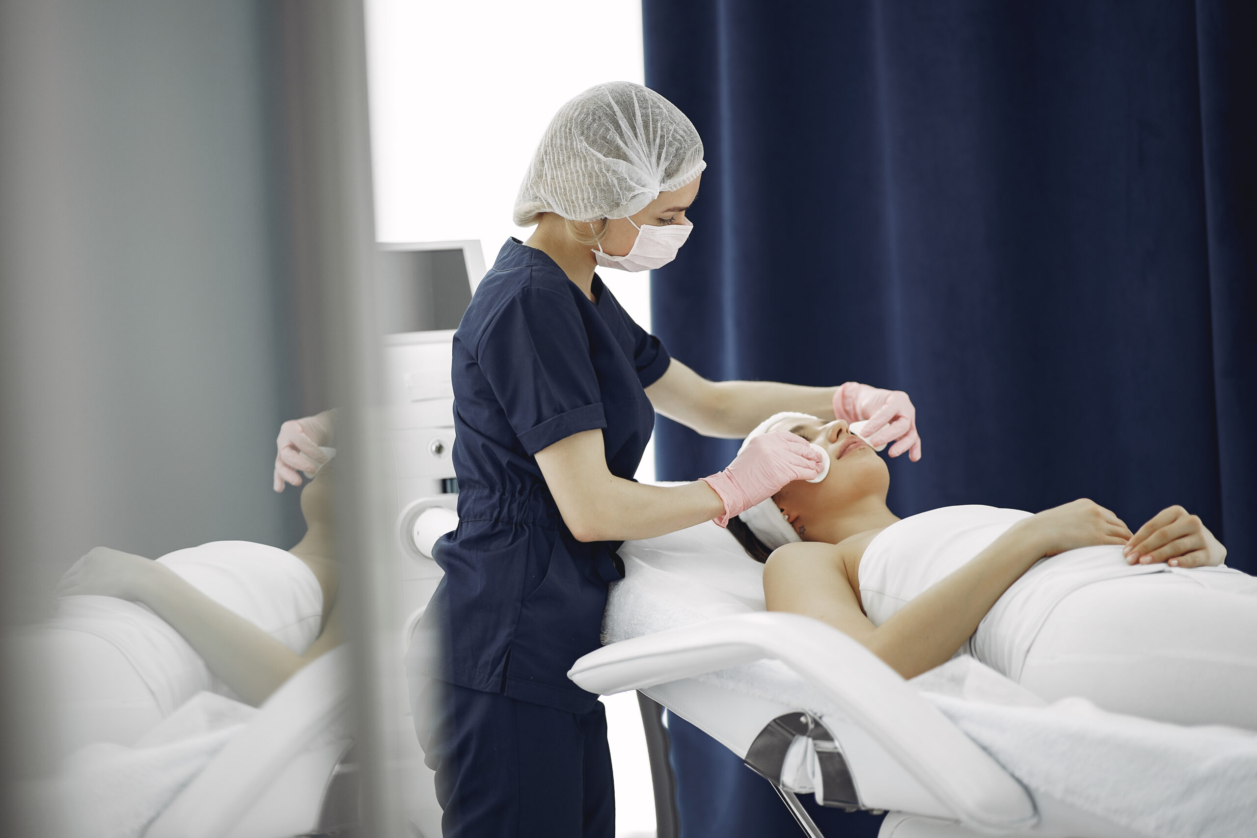 Aesthetic Wholesale UK: Your Complete Guide to Sourcing Beauty Products